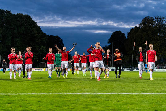Kalmars spelare jublar