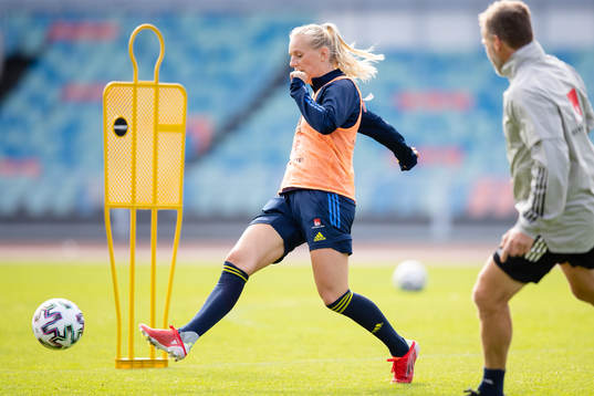 Stina Blackstenius of Sweden