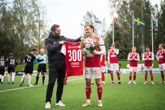 Sandvikens Jimmy Hansson innan fotbollsmatchen i Ettan