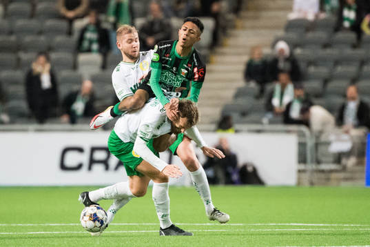 Hammarbys Simon Sandberg, Darijan Bojanic och Varbergs