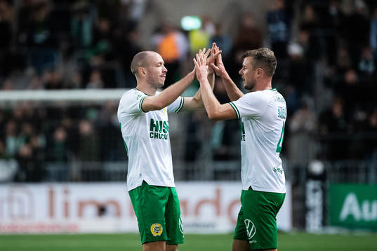 Hammarbys Jon Gudni Fjoluson och Richard Magyar jublar