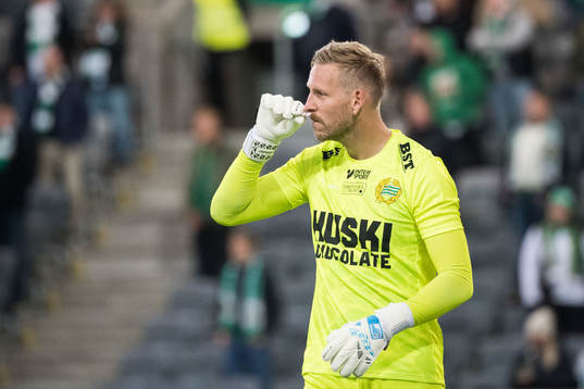 Hammarbys målvakt David Ousted innan fotbollsmatchen i