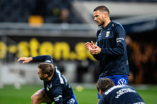 IFK Göteborgs Marcus Berg värmer upp