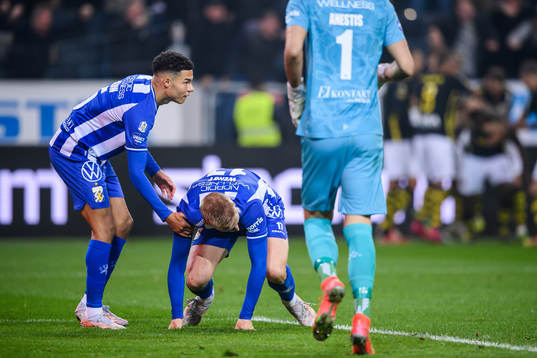 IFK Göteborgs Alexander Jallow och Oscar Wendt deppar
