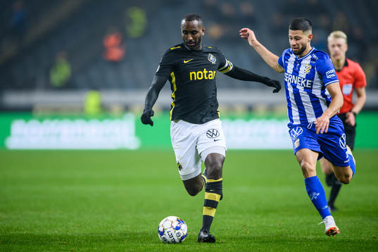 s Henok Goitom och IFK Göteborgs Kevin Yakob