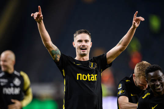 s Mikael Lustig jublar