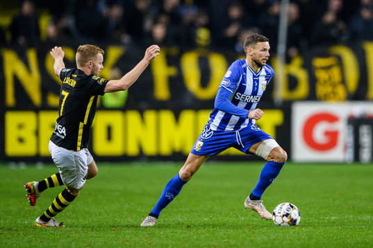 s Sebastian Larsson och IFK Göteborgs Marcus Berg