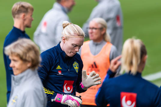 Goalkeeper Hedvig Lindahl