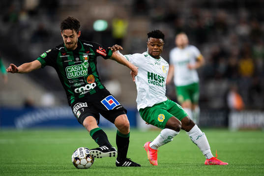Varbergs Robin Tranberg och Hammarbys Akinkunmi Amoo