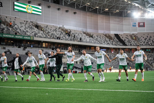 Hammarbys spelare jublar
