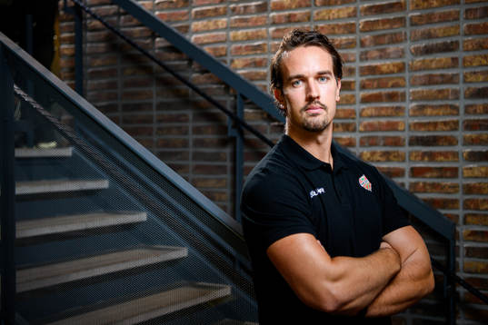 Daniel Sylwander, Modo