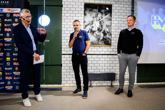 s tränare Tommy Samuelsson och BIK Karlskogas tränare