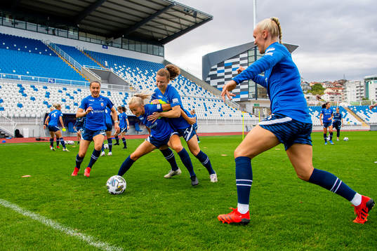 Heidi Ellingsen, Anja Sønstevold, Synne Skinnes Hansen and