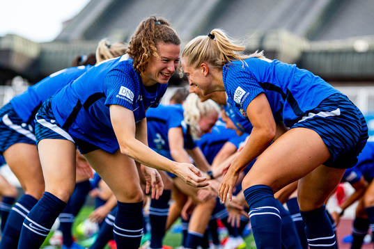 Synne Skinnes Hansen and Amalie Vevle Eikeland of the