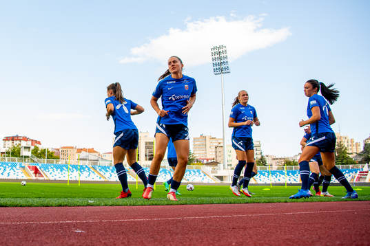 Vilde Bøe Risa, Frida Maanum and Ingrid Syrstad Engen of