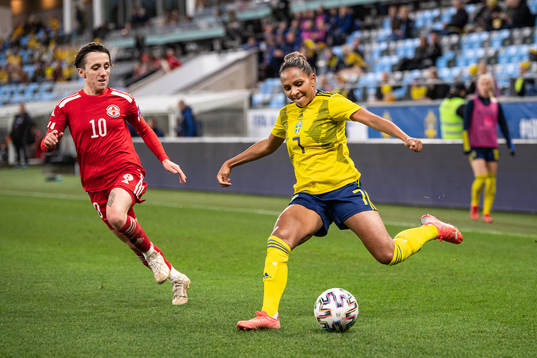Teona Bakradze of Georgia and Madelen Janogy of Sweden