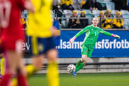 goalkeeper Hedvig Lindahl of Sweden