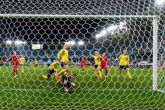 Caroline Seger of Sweden scores 4-0