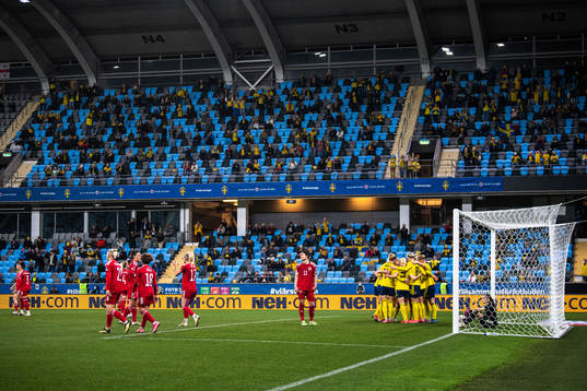 Caroline Seger of Sweden celebrate with teammates