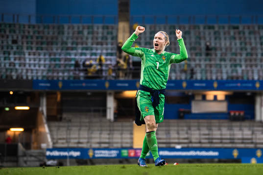 Goalkeeper Hedvig Lindahl of Sweden celebrates