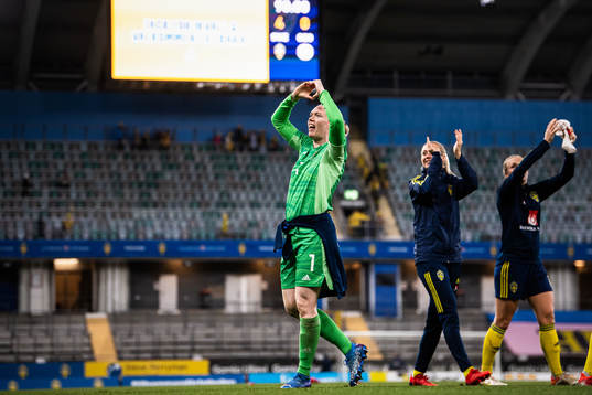 Goalkeeper Hedvig Lindahl of Sweden celebrates