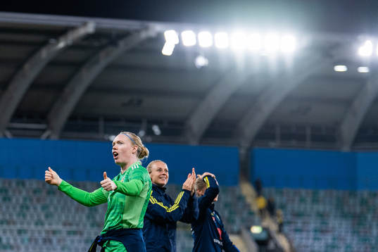 Goalkeeper Hedvig Lindahl of Sweden celebrates