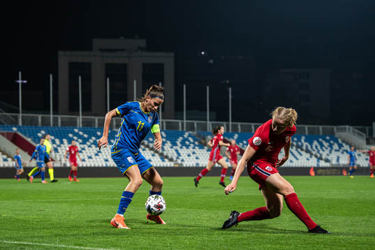 Edona Kryeziu of Kosovo and Julie Blakstad of Norway