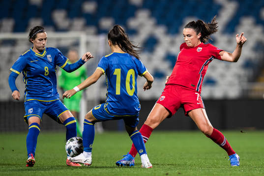 Donjeta Halilaj and Valentina Limani of Kosovo against