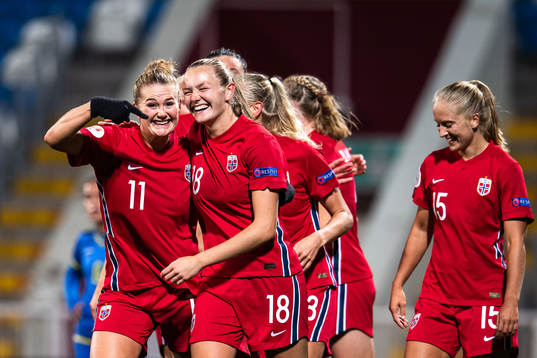 Lisa-Marie Karlseng Utland and Frida Maanum of Norway