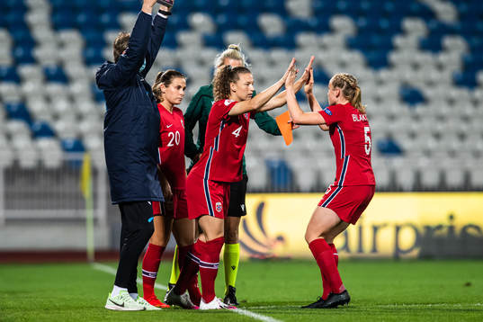 Synne Skinnes Hansen and Julie Blakstad of Norway
