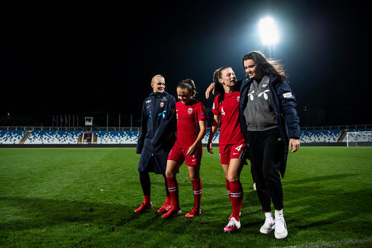 Karina Sævik, Heidi Ellingsen, Synne Skinnes Hansen and