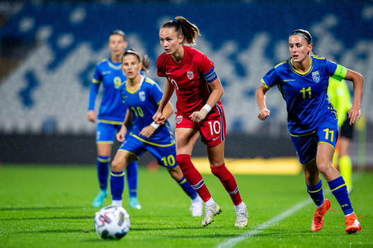 Caroline Graham Hansen of Norway and Edona Kryeziu of Kosovo