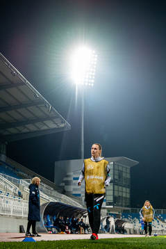 Elisabeth Terland of Norway warms up