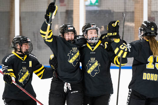 s Vilma Nilsson, Sarah-Eve Coutu-Godbout, Lindsey Donovan