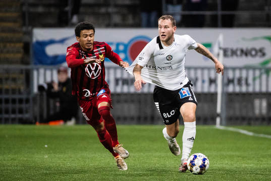 Östersunds Jerell Sellars och Örebros Andreas Skovgaard