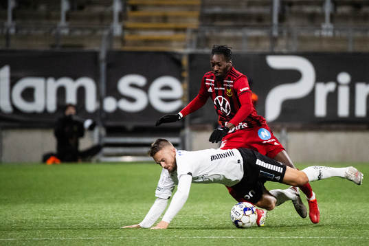 Örebros Benjamin Hjertstrand och Östersunds Blair Turgott