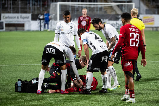 Östersunds Simon Kroon har ont