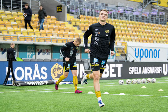 Elfsborgs Leo Väisänen kommer in till uppvärmning