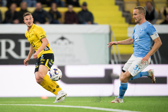 Elfsborgs Simon Olsson och Malmö FFs Franz Brorsson