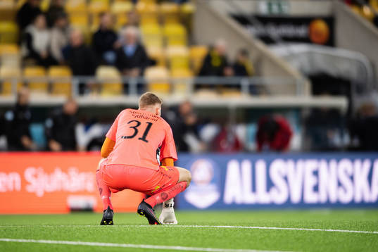 Elfsborgs målvakt Tim Rönning deppar
