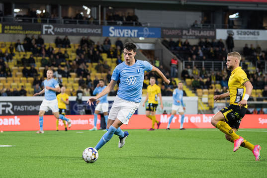 Malmö FFs Anel Ahmedhodzic och Elfsborgs Simon Strand