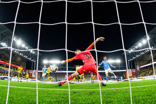 Elfsborgs målvakt Mathias Dyngeland släpper in 1-0
