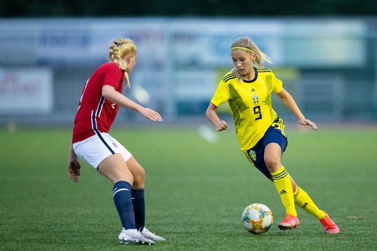 Norges Linnea Tveit mot Sveriges Novalie Jensen