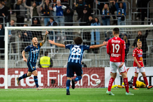 Djurgårdens Magnus Eriksson jublar