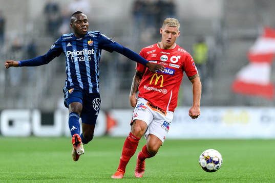 Djurgårdens Edward Chilufya och Degerfors Victor Edvardsen