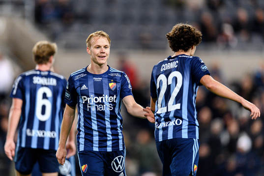 Djurgårdens Elliot Käck och Leo Cornic jublar