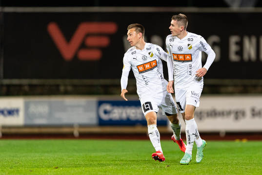 Häckens Kristoffer Lund Hansen och Patrik Wålemark jublar