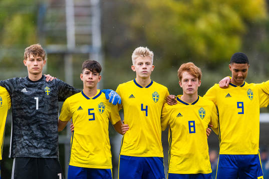 Sveriges målvakt William Nieroth Lundgren, Arvin