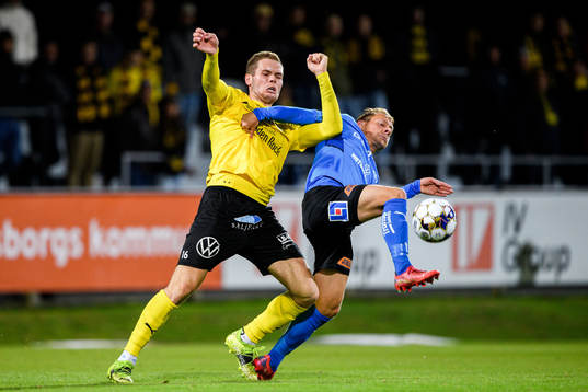 Mjällbys Jacob Bergström och Halmstads Joel Allansson