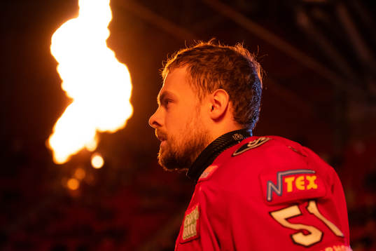 Frölundas Mats Rosseli Olsen innan ishockeymatchen i SHL
